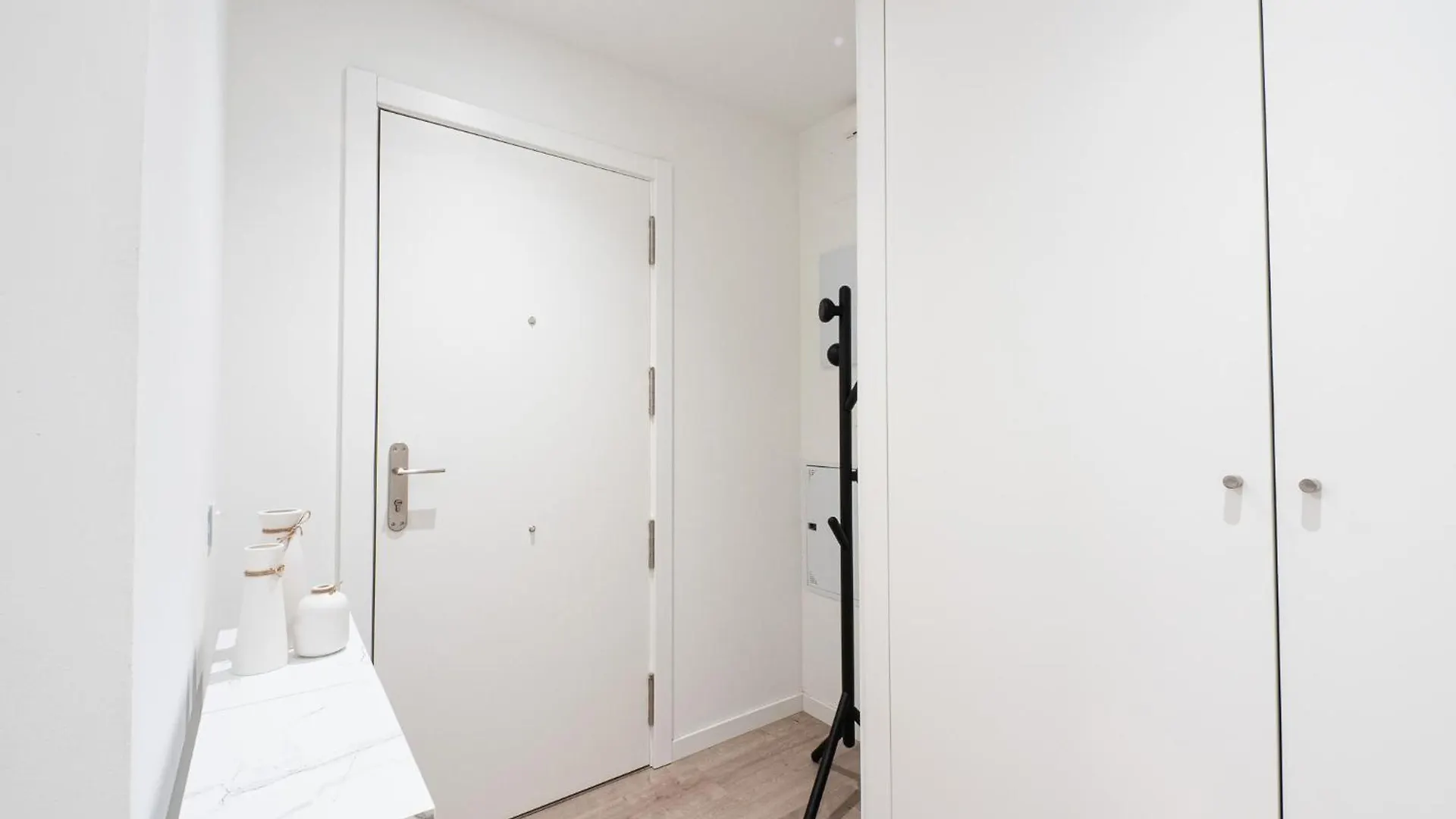 Livemalaga Postigos Suite & Parking Apartment Malaga