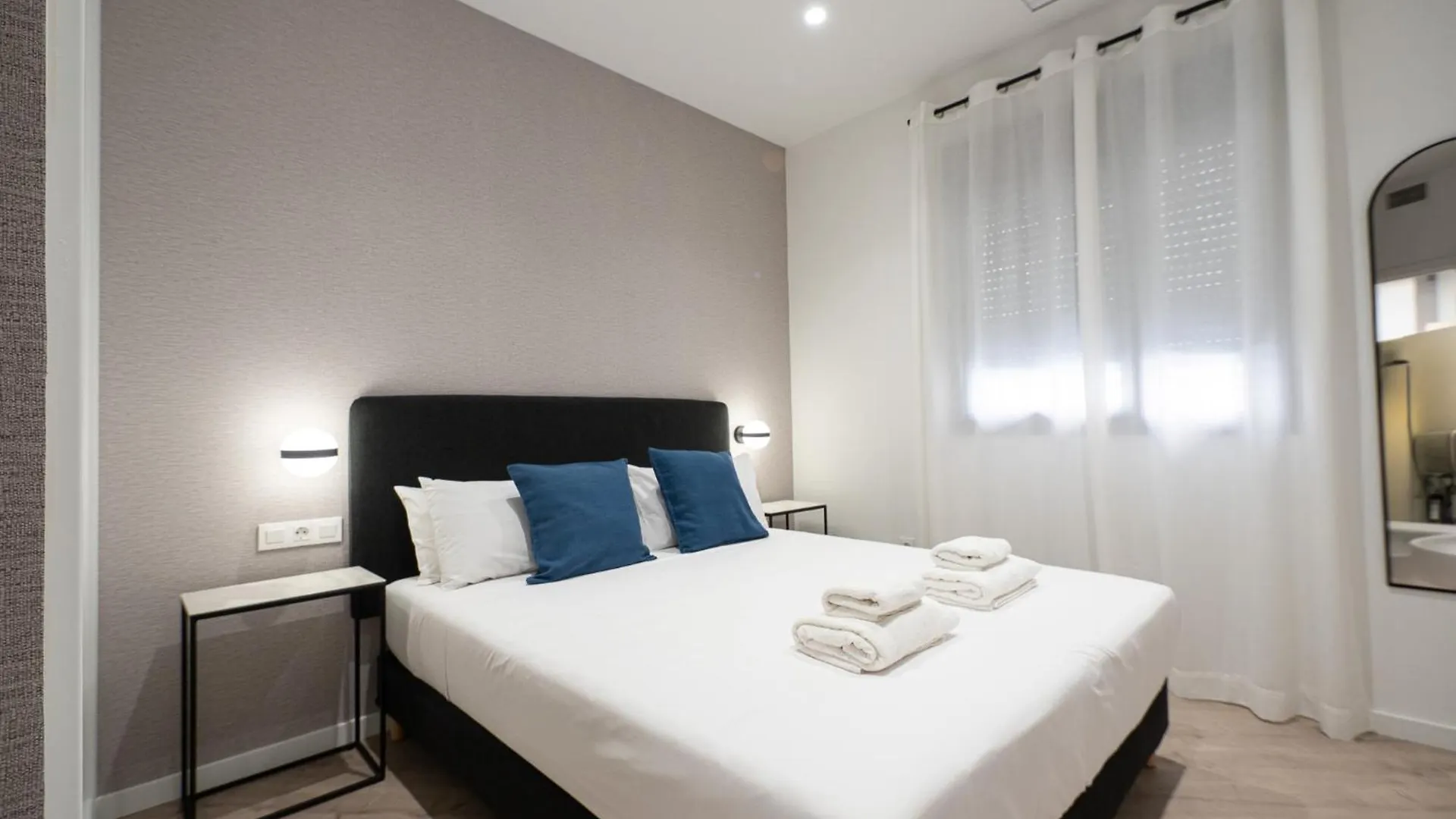 Livemalaga Postigos Suite & Parking Espanha